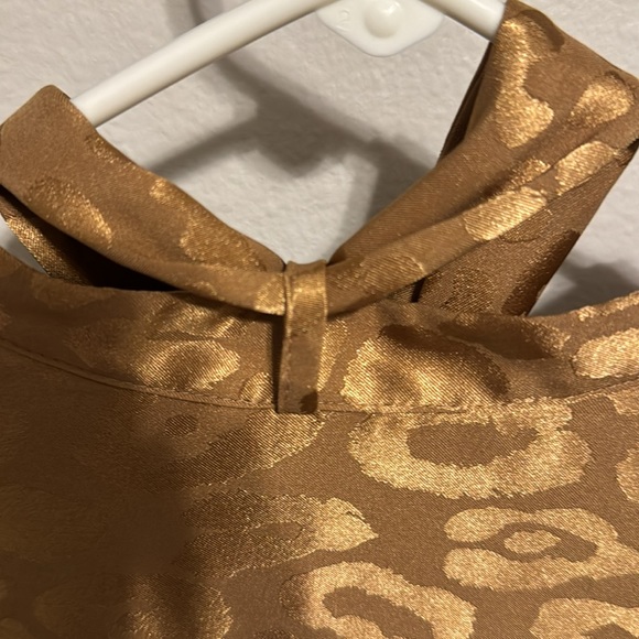 Express portofino jacquard print fancy blouse. Has a removable sash. Size xl - Picture 5 of 5